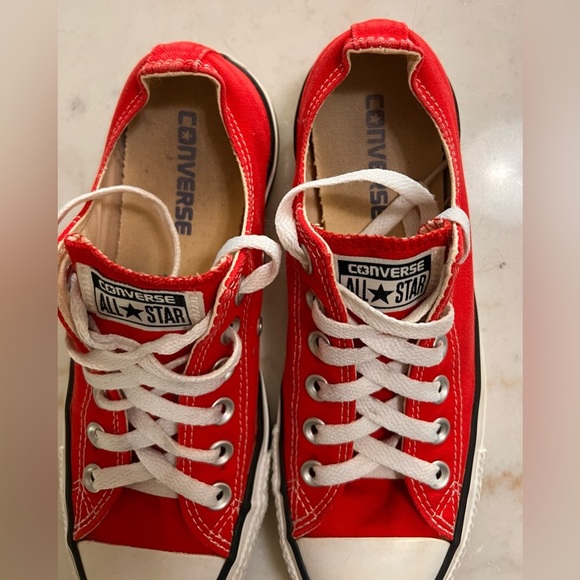Converse Chuck Taylor Red Low top Unisex Sneakers Women’s Size 7 M Size 5 - Picture 2 of 6